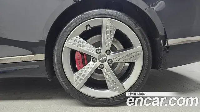 Genesis G80 2023 — Şəkil 30/35