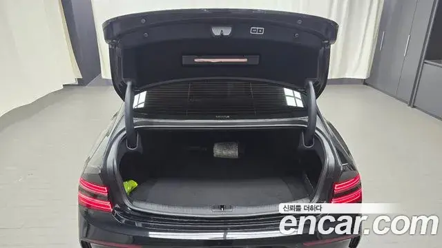 Genesis G80 2023 — Şəkil 33/35