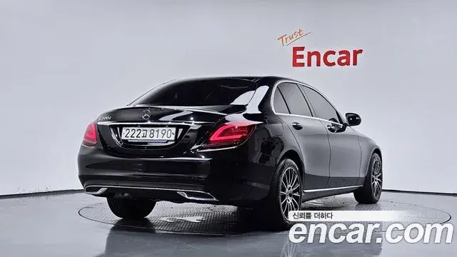 Mercedes-Benz C-Class 2019 — Photo 22/32
