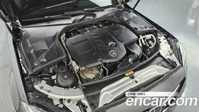 Mercedes-Benz C-Class 2019 — Photo 32/32