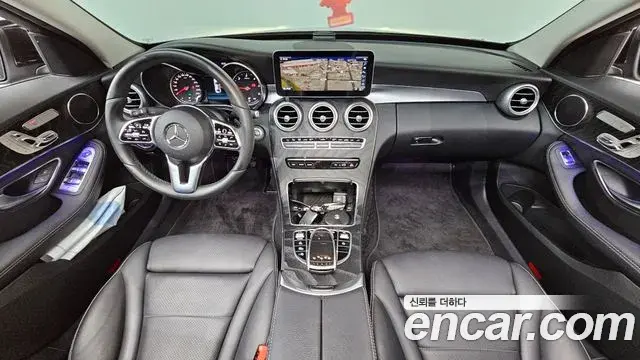 Mercedes-Benz C-Class 2019 — Photo 7/32