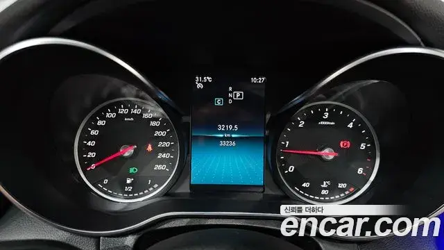 Mercedes-Benz C-Class 2019 — Photo 5/32