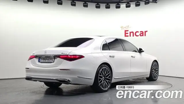Mercedes-Benz S-Class 2022 — Photo 7/20