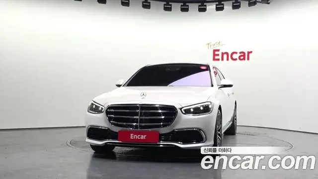 Mercedes-Benz S-Class 2022 — Photo 10/20