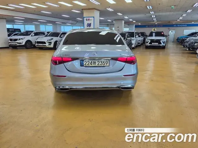 Mercedes-Benz S-Class 2022 — Photo 7/18