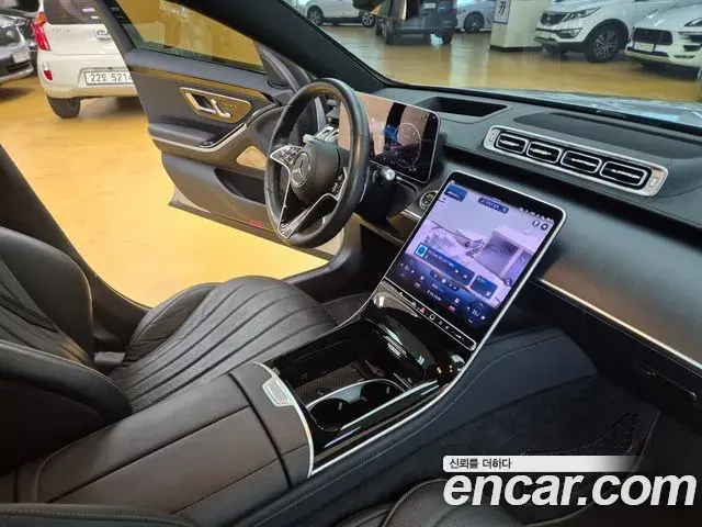 Mercedes-Benz S-Class 2022 — Photo 14/18