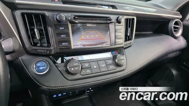 Toyota RAV4 2018 — Фото 16/20