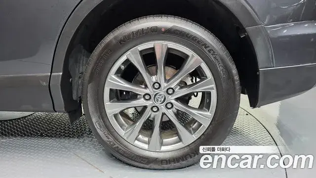 Toyota RAV4 2018 — Photo 26/32