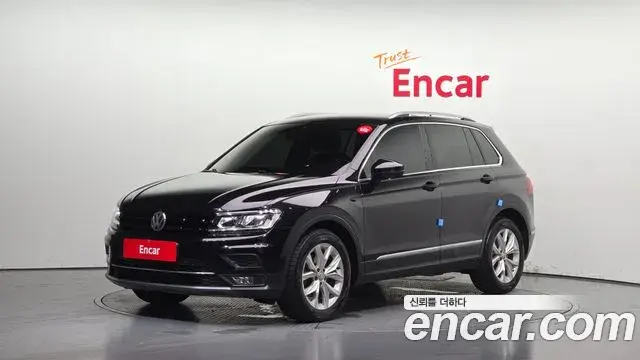 Volkswagen Tiguan 2018 — ფოტო 17/20