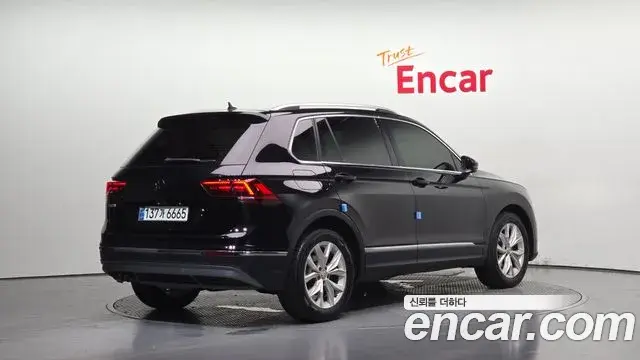 Volkswagen Tiguan 2018 — ფოტო 4/20