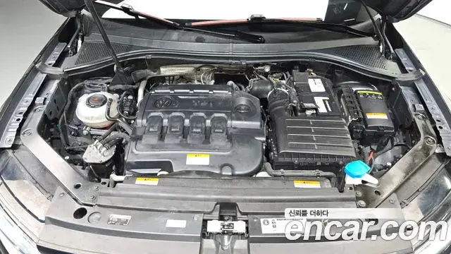 Volkswagen Tiguan 2018 — ფოტო 3/20