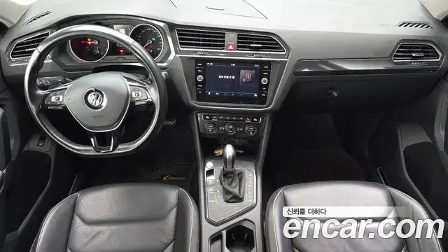 Volkswagen Tiguan 2018 — ფოტო 2/20