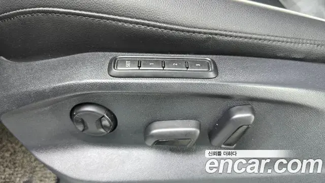 Volkswagen Tiguan 2018 — ფოტო 16/20
