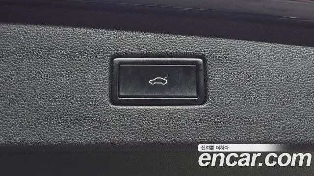 Volkswagen Tiguan 2018 — ფოტო 7/20