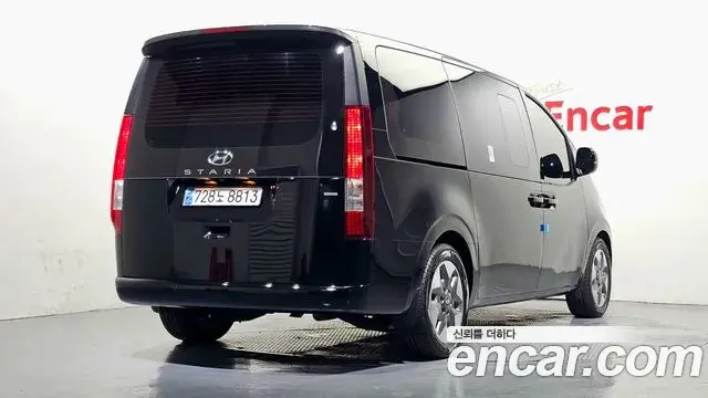 Hyundai Staria 2022 — Photo 2/20