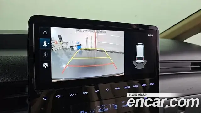 Hyundai Staria 2022 — Photo 17/20