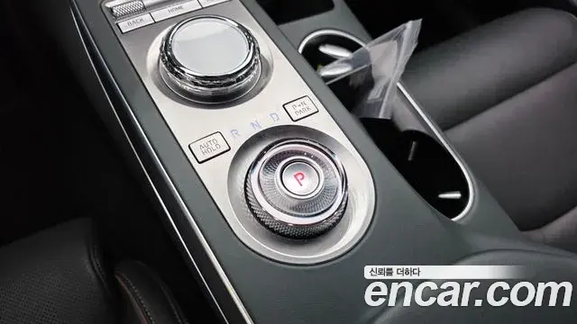 Genesis GV70 2022 — Фото 9/20