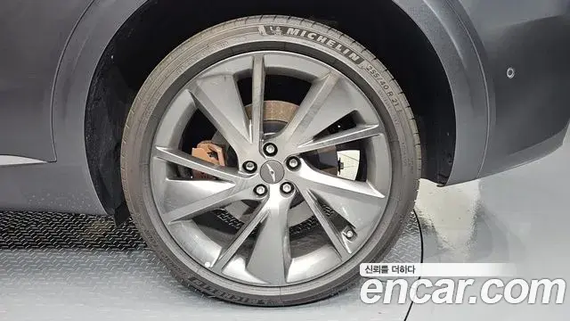 Genesis GV70 2022 — Photo 20/36