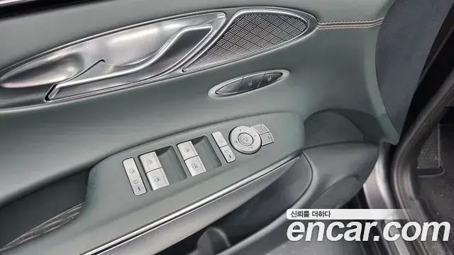 Genesis GV70 2022 — Photo 5/36