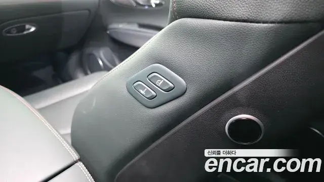 Genesis GV70 2022 — Photo 34/36