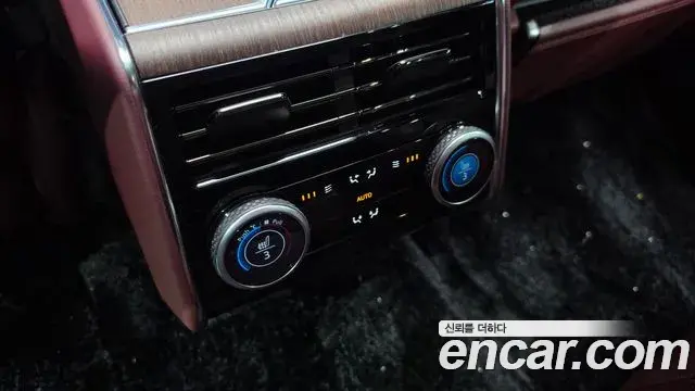 Land Rover Range Rover 2022 — Фото 14/20