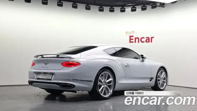 Bentley Continental GT 2020 — ფოტო 6/20