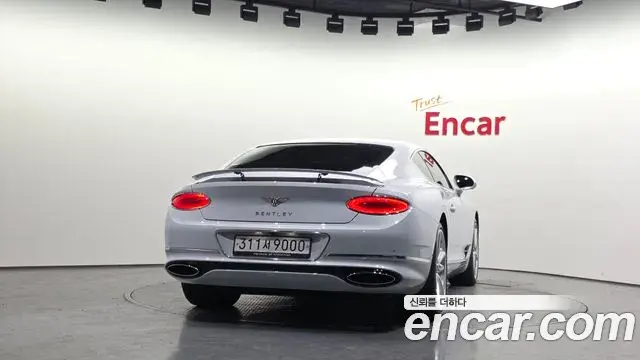 Bentley Continental GT 2020 — ფოტო 5/20