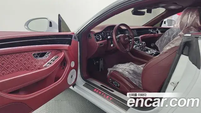 Bentley Continental GT 2020 — ფოტო 14/20