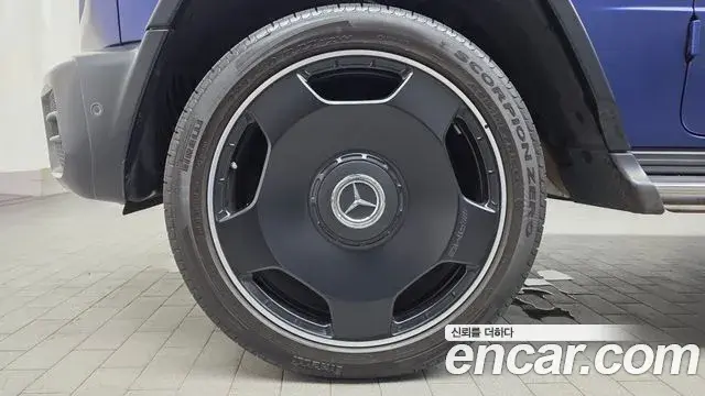 Mercedes-Benz G-Class 2023 — Photo 30/33