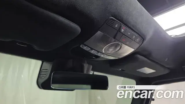 Mercedes-Benz G-Class 2023 — Photo 13/33