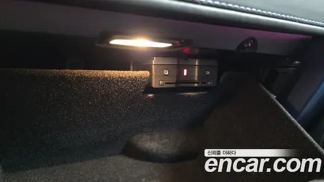Mercedes-Benz G-Class 2023 — Photo 16/33