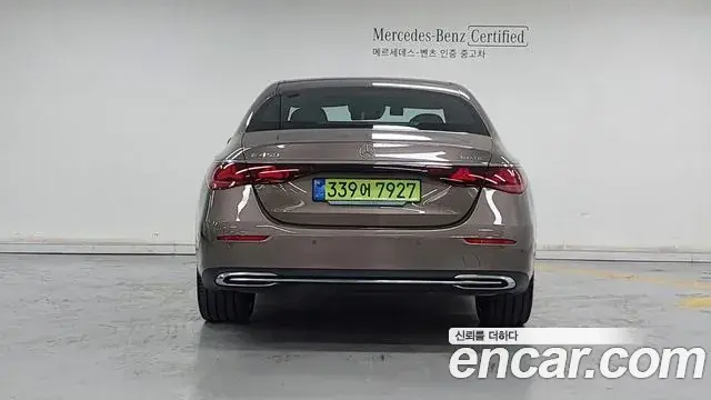 Mercedes-Benz E-Class 2025 — Photo 15/18