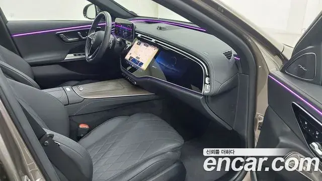 Mercedes-Benz E-Class 2025 — Photo 5/18
