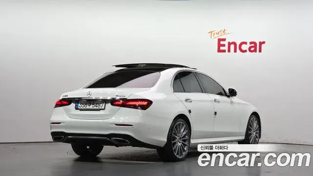 Mercedes-Benz E-Class 2022 — Фото 2/20