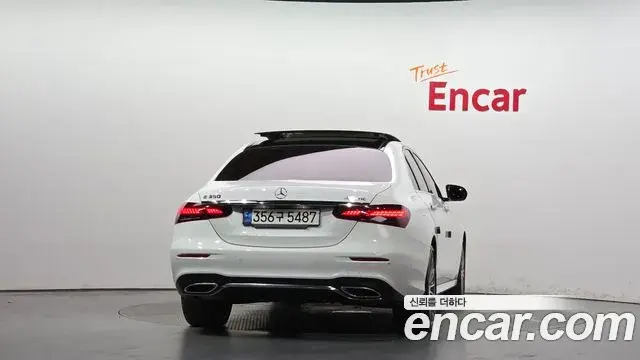 Mercedes-Benz E-Class 2022 — Фото 4/20