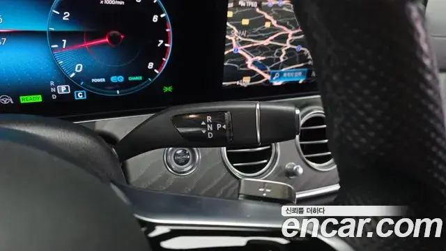 Mercedes-Benz E-Class 2022 — Фото 9/20