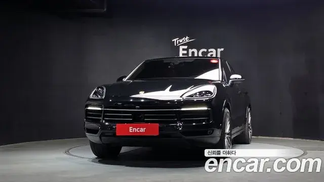 Porsche Cayenne 2022 — Photo 15/32