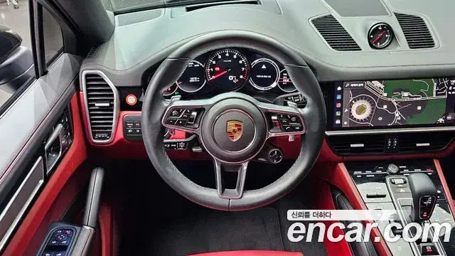 Porsche Cayenne 2022 — Photo 13/32