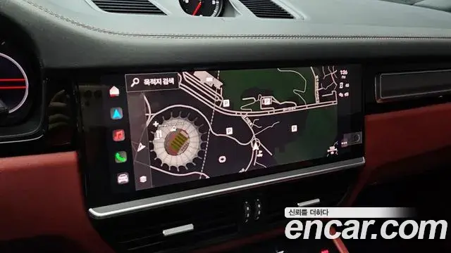 Porsche Cayenne 2022 — Photo 30/32