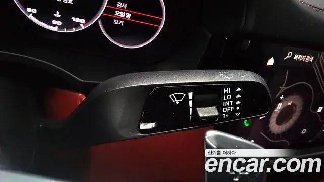 Porsche Cayenne 2022 — Photo 28/32