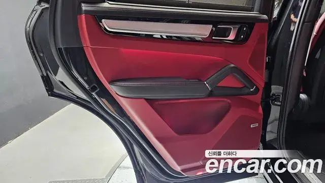 Porsche Cayenne 2022 — Photo 4/32