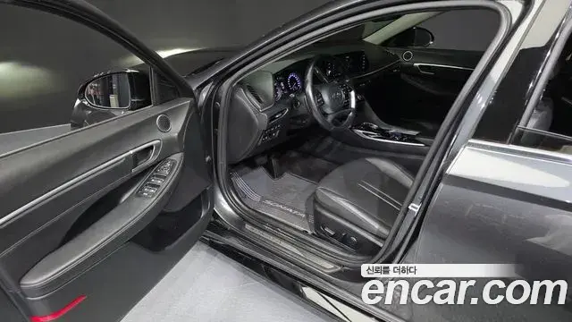 Hyundai Sonata Hybrid 2021 — Şəkil 17/20