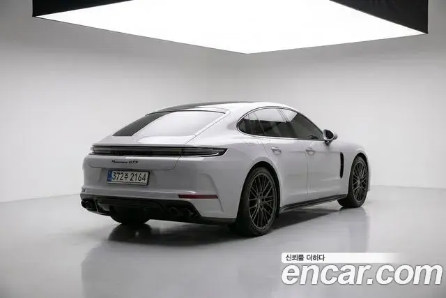Porsche Panamera 2025 — Şəkil 16/20
