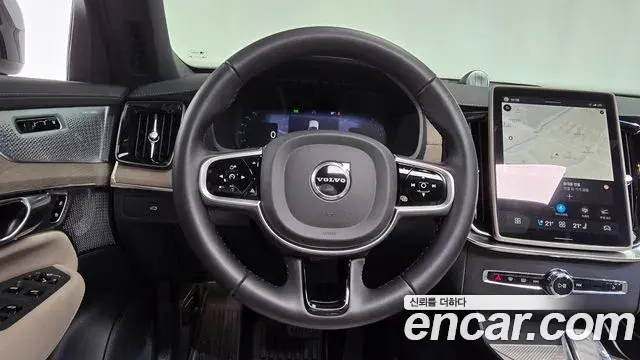 Volvo XC90 2025 — Фото 13/20