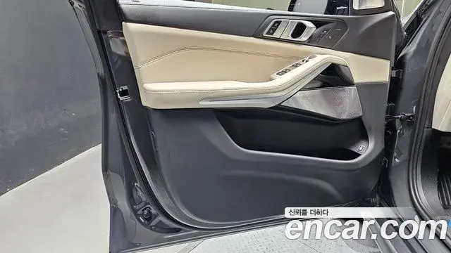 BMW X5 2024 — ფოტო 32/35