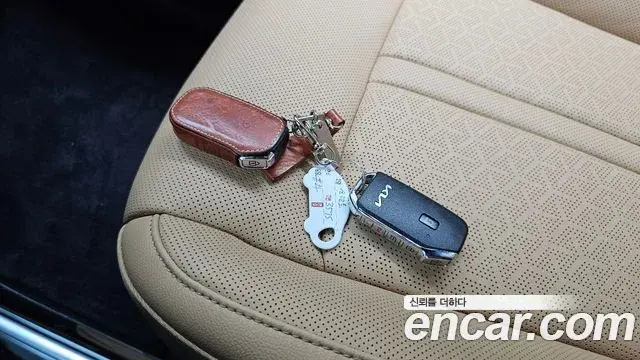 Kia Sorento 2022 — Şəkil 23/35