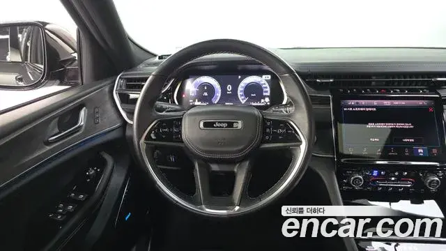 Jeep Grand Cherokee 2022 — Фото 13/20