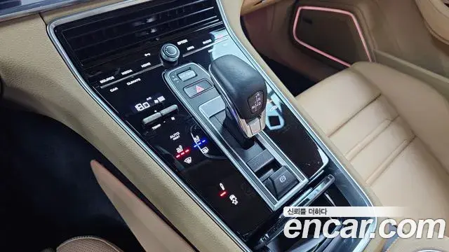 Porsche Panamera 2022 — Фото 9/20