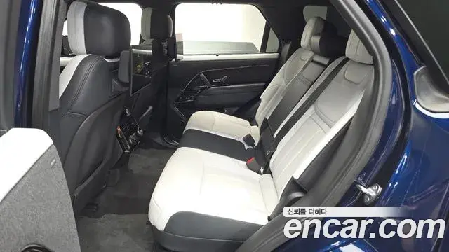 Land Rover Range Rover Sport 2023 — Фото 11/20
