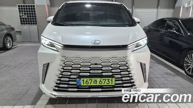 Lexus LM 2025 — ფოტო 14/20